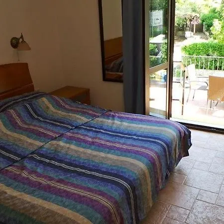Pensión In With Terrace, Air Conditioning, W-lan 81-7