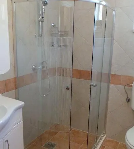 In With Terrace, Air Conditioning, W-lan 81-7