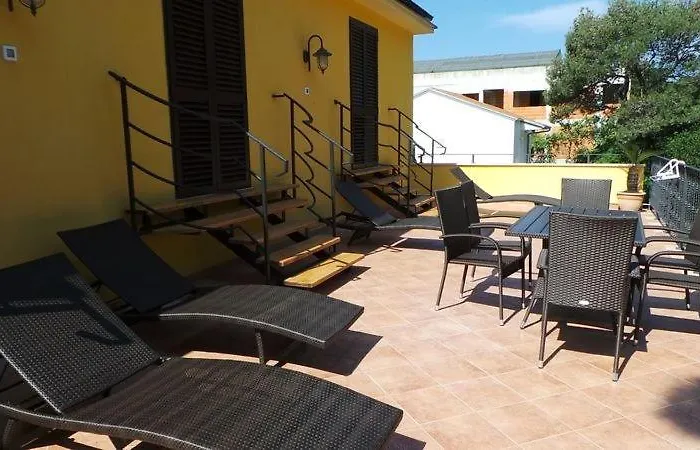 In With Terrace, Air Conditioning, W-lan 81-7 Affittacamere *